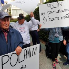 Lenkijos naujasis Holokausto įstatymas baudžiamųjų kaltinimų nenumato