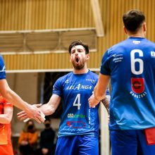 Lietuvos tinklinio čempionato pusfinalis prasidėjo favoritų pergalėmis
