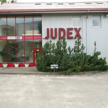 Patikrinimas Kauno įmonėje „Judex“: nešvara ir pasenę produktai