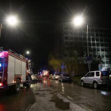 Didelės Kauno ugniagesių pajėgos gesino gaisrą Vilijampolėje