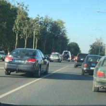 Per automobilio ir motociklo avariją sužalotas motociklo vairuotojas