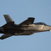 Izraelis teigia pasirašęs 3 mlrd. dolerių vertės sutartį su JAV dėl 25 naikintuvų F-35 