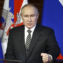 V. Putinas: Maskva Ukrainoje dislokuos urano amuniciją, jei Vakarai ją perduos Kyjivui 