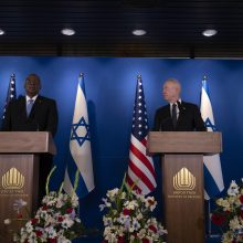 L. Austinas: JAV nerimauja dėl  izraeliečių naujakurių smurto Vakarų Krante