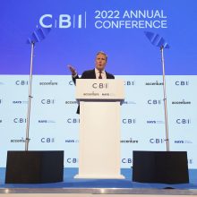 Į skandalą įsivėlusi JK verslo lobistų organizacija CBI atlaikė balsavimą dėl išlikimo