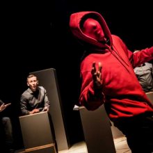 „CV, arba Kas aš esu”: teatro pradžiamokslis statistiniam lietuviui