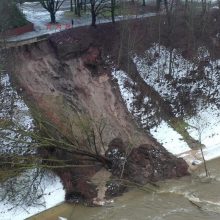 Tauragėje – pavojinga šlaito nuošliauža, šaukiama ekstremalių situacijų komisija