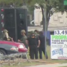 Floridoje banko plėšikas dvi valandas įkaitais laikė 11 žmonių