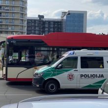 Tragedija Vilniuje: bevežant keleivius užgeso troleibuso vairuotojo gyvybė