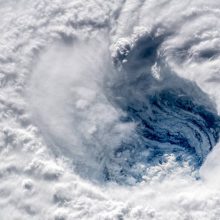 Astronautas A. Gerstas apie artėjantį uraganą: ateina košmaras, nemokantis juokauti