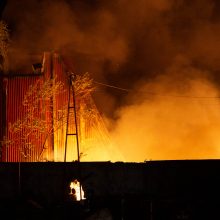 „Žalvario“ vadovas: gaisre apdegė ir dalis pavojingų atliekų, jos išvežamos