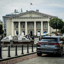 Naujasis „Audi Q8“ – gaivus vėjo gūsis kelionėms