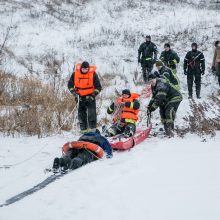 Ugniagesiai perspėja: atsargiai, ledas pavojingas!