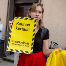 Protestas dėl medžių – su šūkiais „Kaunas kertasi!“ ir tylos minute