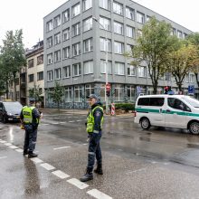 Nutrūkę troleibusų linijos laidai paralyžiavo Kęstučio g. eismą