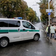 Nutrūkę troleibusų linijos laidai paralyžiavo Kęstučio g. eismą