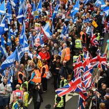 Škotijoje – eitynės už nepriklausomybę: dalyvavo dešimtys tūkstančių žmonių