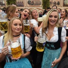 Į tradicinį alaus festivalį „Oktoberfest“ Miunchene – tik praėjus patikrą