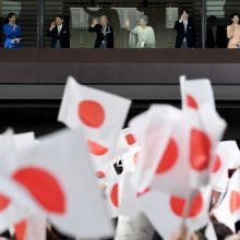 Japonijos imperatoriaus sveikinimo klausė tūkstantinė minia