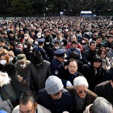 Japonijos imperatoriaus sveikinimo klausė tūkstantinė minia