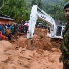 Šri Lankoje potvynių ir purvo nuošliaužų aukų padaugėjo iki 100