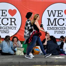 Mančesteryje muzikos žvaigždės ragino nepasiduoti terorizmui 