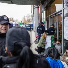 Lenkijoje sulaikyta dešimtys aktyvistų, protestavusių prieš kirtimus Belovežo girioje