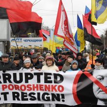 Ukrainoje tūkstančiai demonstrantų išėjo į gatves