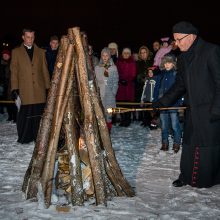 Laisvės gynėjų atminimą pagerbė laužų šviesoje