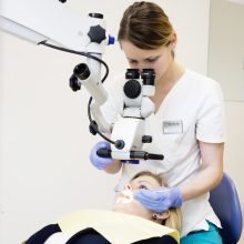 Mikroprotezavimas leidžia išsaugoti dar daugiau sveikų žmogaus dantų