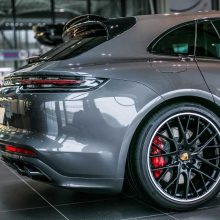 „Porsche Panamera Sport Turismo“ atvyko į Lietuvą