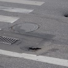 Skaitytojo užfiksuota duobė Taikos prospekte.