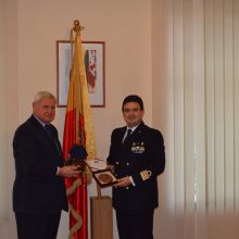 Klaipėdoje viešinčio Italijos karinio laivo vadas lankėsi pas Klaipėdos merą 