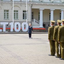 Karo akademijos absolventams suteiktas pirmasis karininko laipsnis