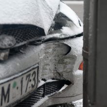 Kaune – trijų automobilių avarija, yra sužeistųjų