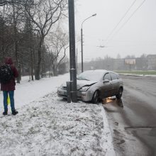 Kaune – trijų automobilių avarija, yra sužeistųjų