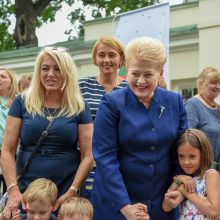 Prezidentė džiaugiasi: Lietuvoje mažėja vaikų namų