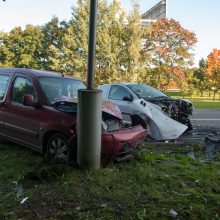 Po „Citroen“ ir „Peugeot“ susidūrimo nukentėjo du žmonės