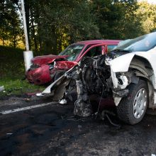 Po „Citroen“ ir „Peugeot“ susidūrimo nukentėjo du žmonės