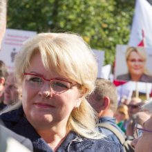 Tūkstantinė minia prie Seimo reikalavo orių darbo sąlygų
