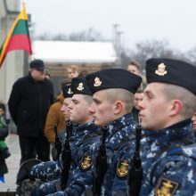 Žmonės sostinėje rinkosi atiduoti pagarbą Lietuvos kariuomenei