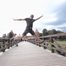 Trakų pilį supa gausios festivalyje „Radistai Castle'17“ šėlsiančių žiūrovų pajėgos