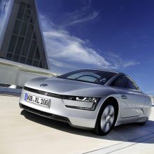 „Volkswagen XL1“ pretenduoja į prestižinį dizaino prizą