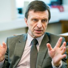 KT sprendimas: kontrolierius gali įpareigoti atimti mokslinį laipsnį