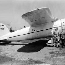 1935-ieji: F. Vaitkus su uošviu prie ruošiamos skrydžiui „Lituanicos II“