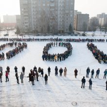 Tūkstančio gimnazistų sveikinimai Lietuvai geriausiai matėsi iš aukštai