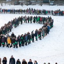 Gimnazistai sveikina Lietuvą su gimtadieniu!