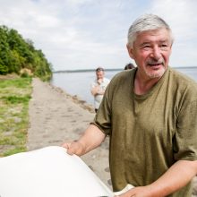 Kauno marių pakrantėje – laikini Gedimino stulpai