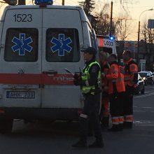Avarija Savanorių prospekte: susidūrė taksi ir ligonį vežęs greitosios ekipažas