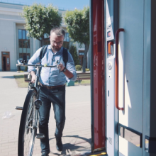 „Lietuvos geležinkeliams“ už galimybę nemokamai vežtis dviračius pažadėta dovana